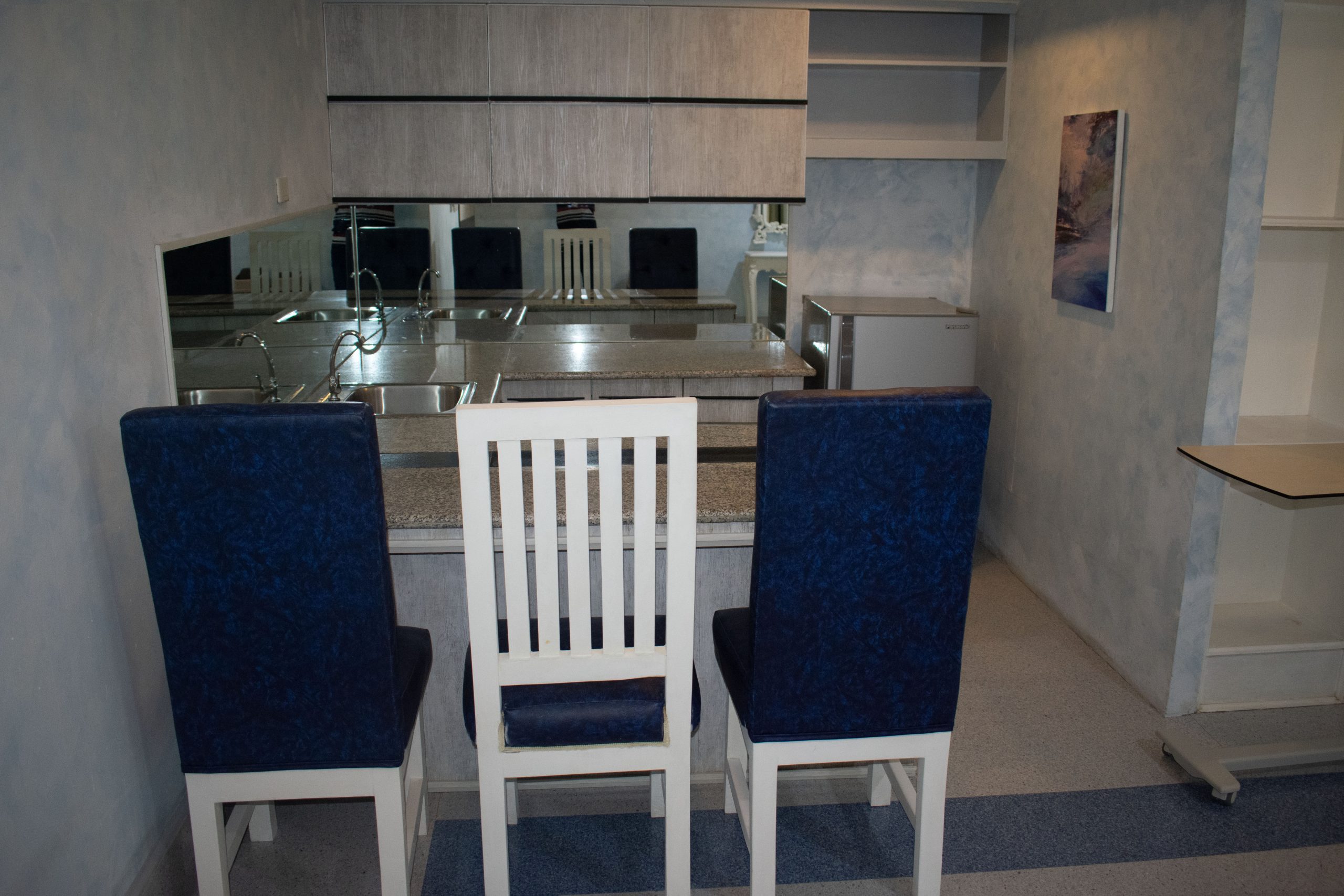 Greek-themed Executive Suite (4)