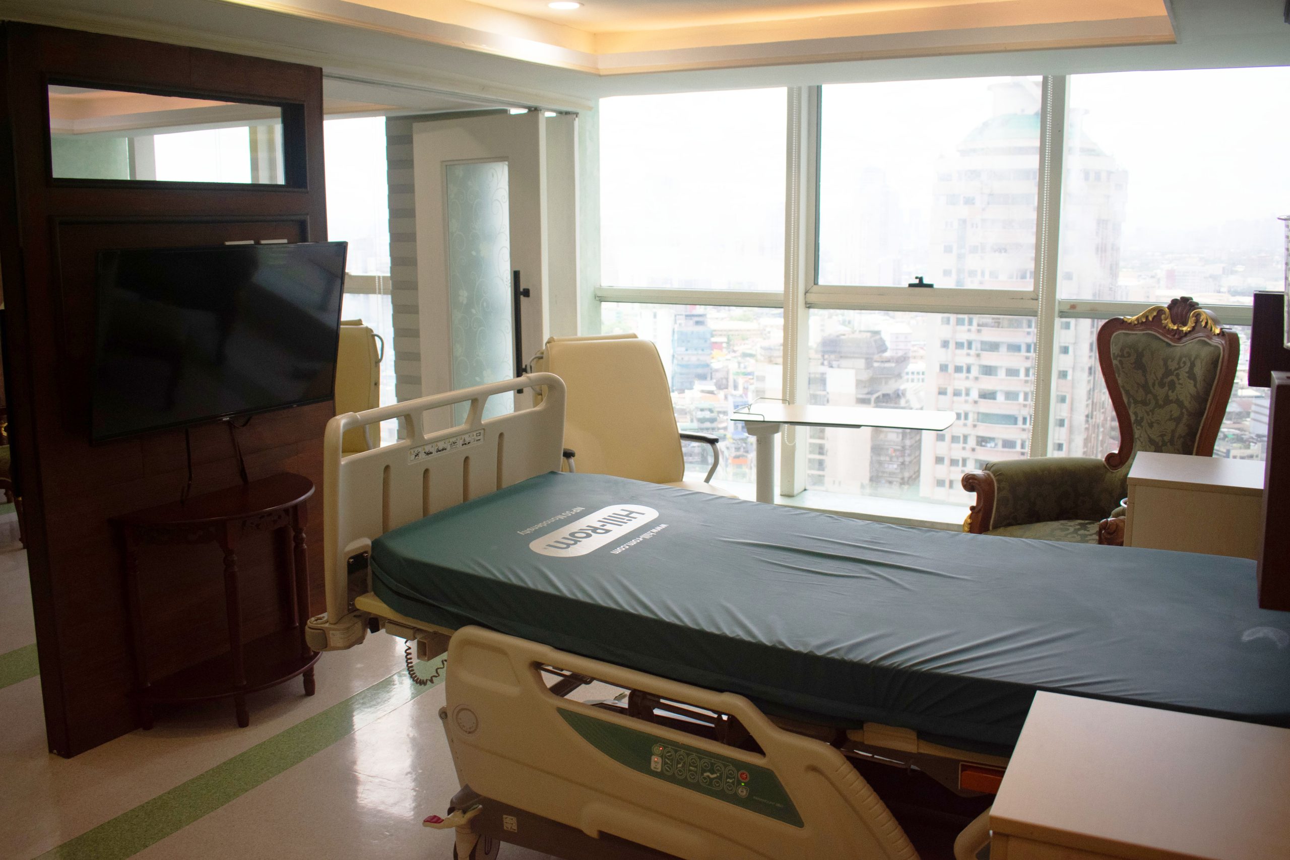 Italian-themed Executive Suite (2)