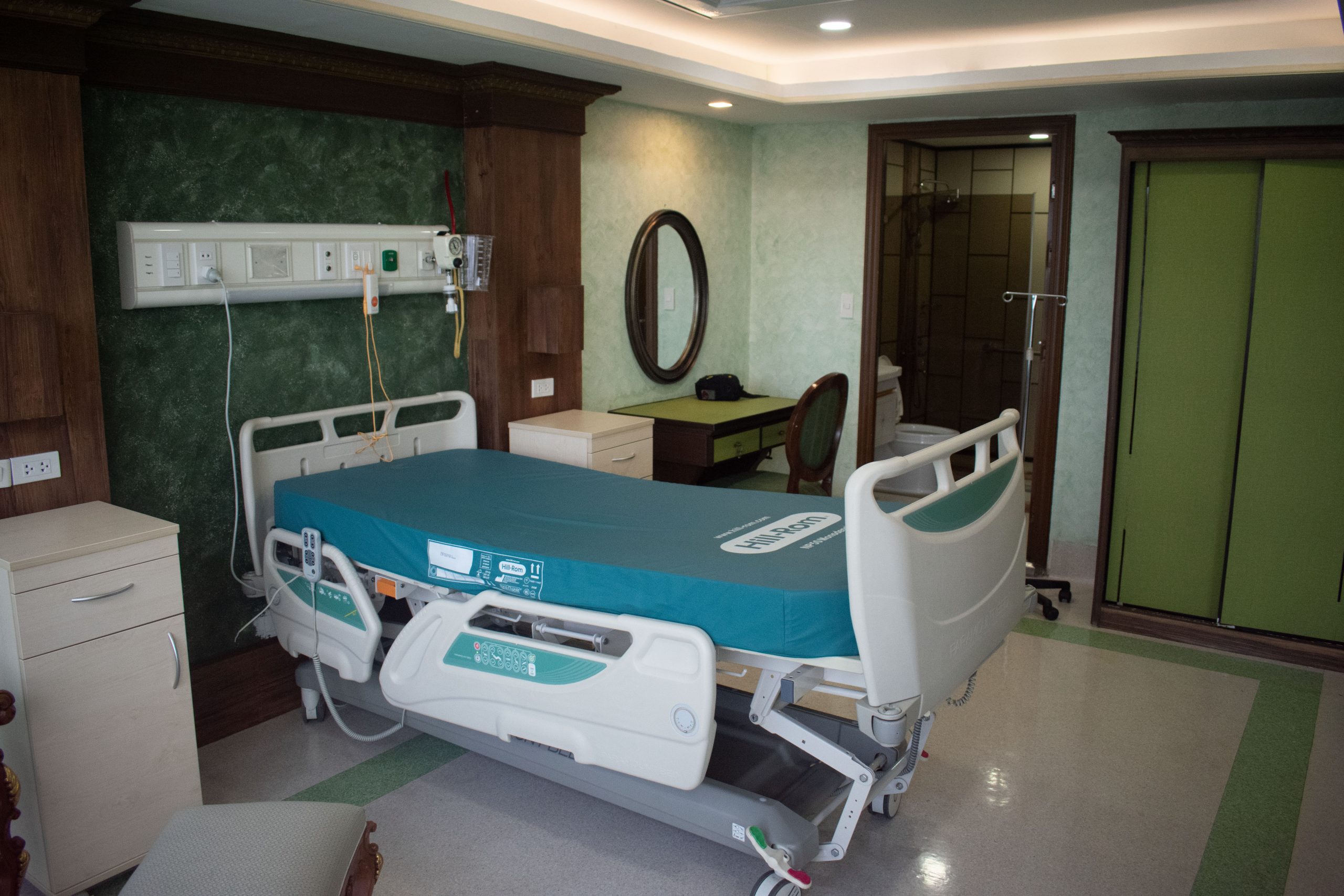 Italian-themed Executive Suite (5)