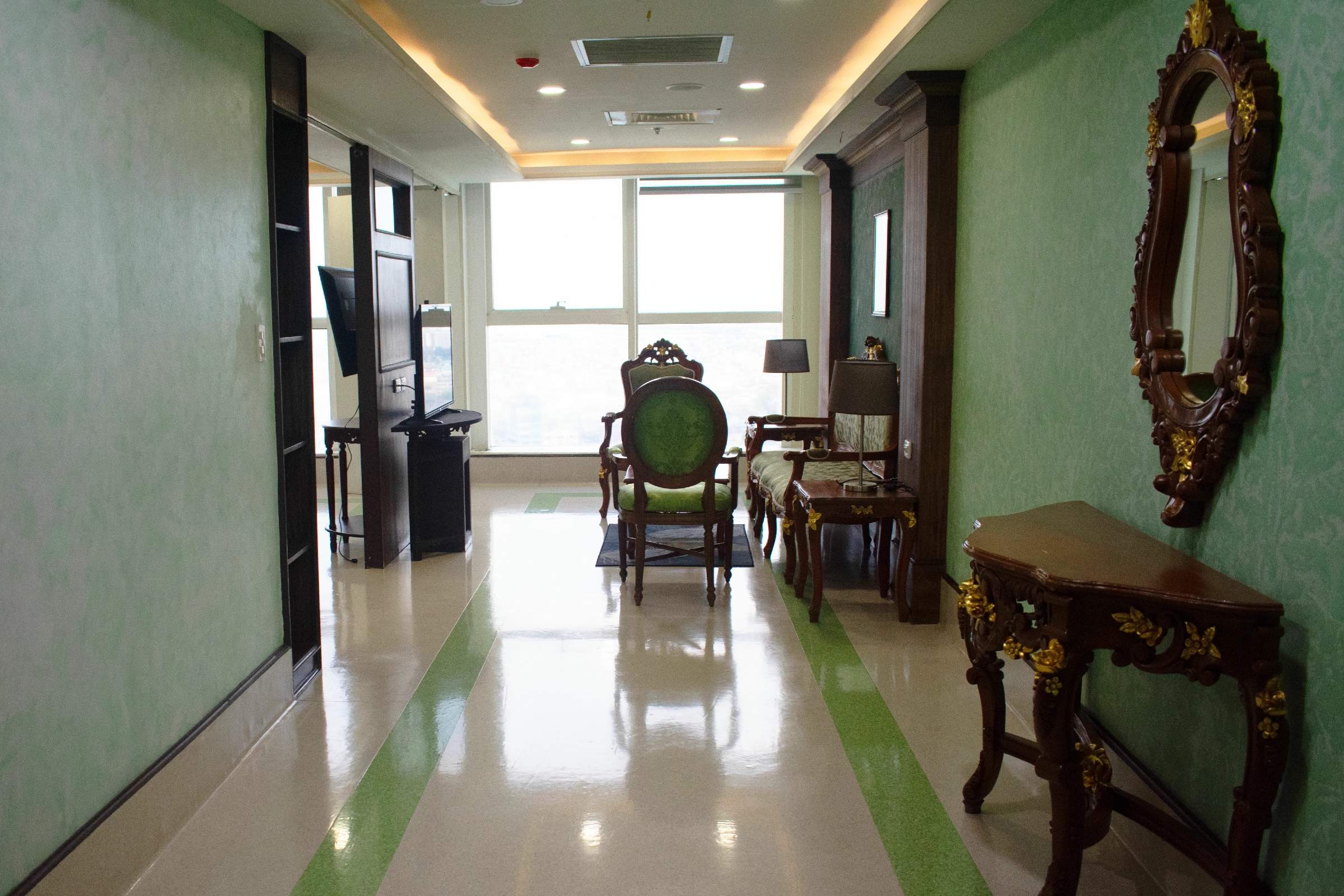 Presidential Room (6) copy [Max Width 2400 Max Height 1800]